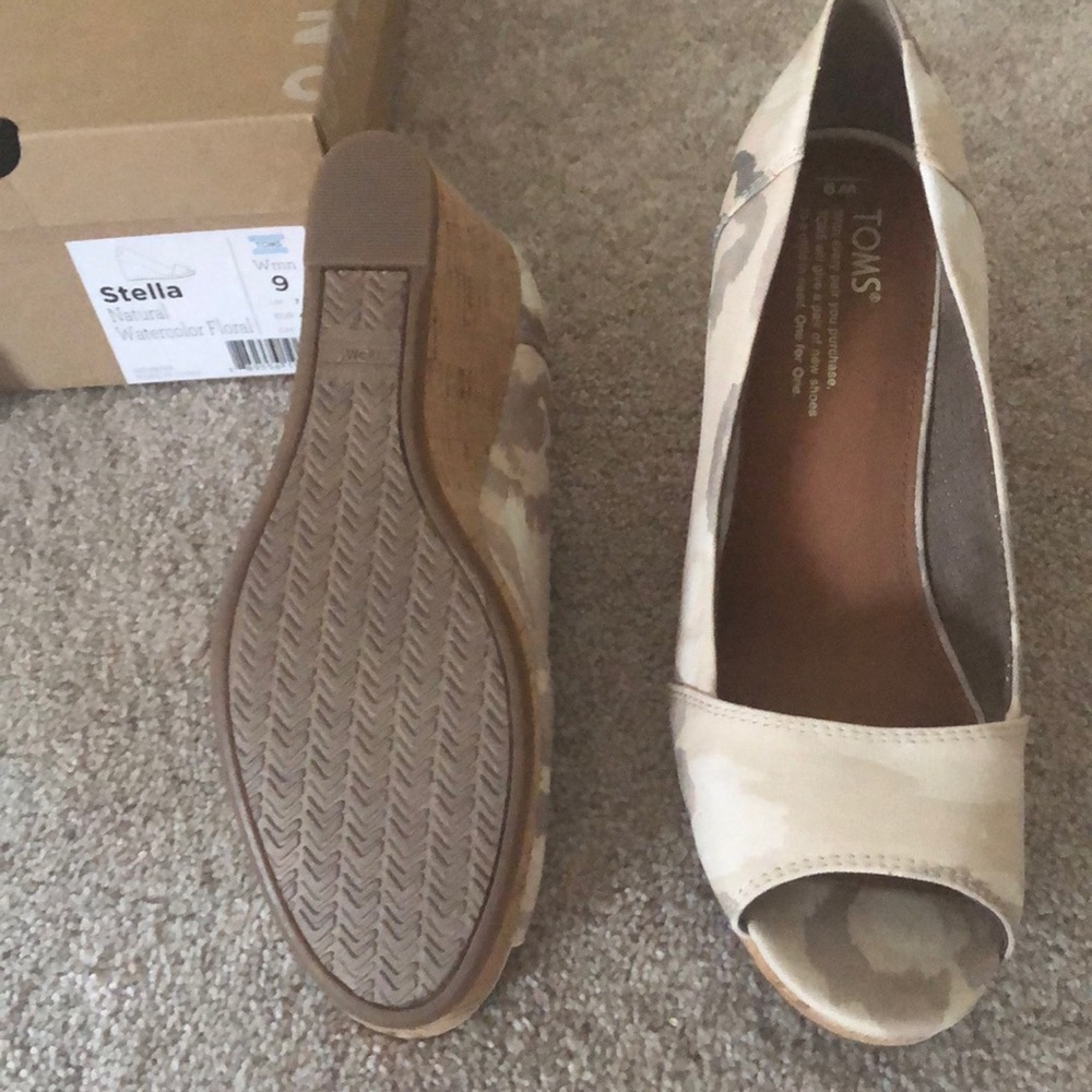 Shoe - Picture 3 of 4